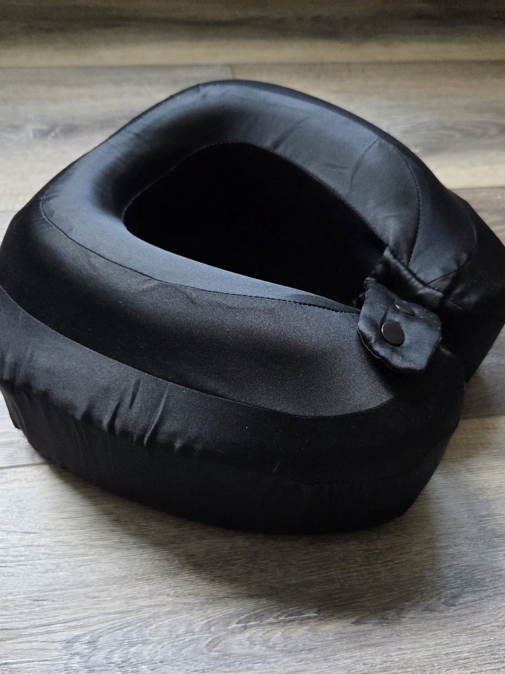 Real Silk Travel Neck Pillow - Black